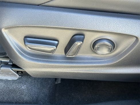 Used 2025 Toyota Corolla Cross AWD Hybrid image 24