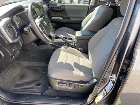 Used 2023 Toyota Tacoma SR5 w/ Technology Package AWD/4WD image 18