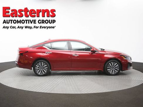Used 2023 Nissan Altima 2.5 SV w/ SV Premium Package AWD/4WD image 46