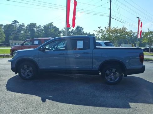 Used 2025 Honda Ridgeline TrailSport image 3