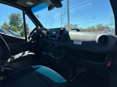 Used 2026 Mercedes-Benz Sprinter 2500 image 19