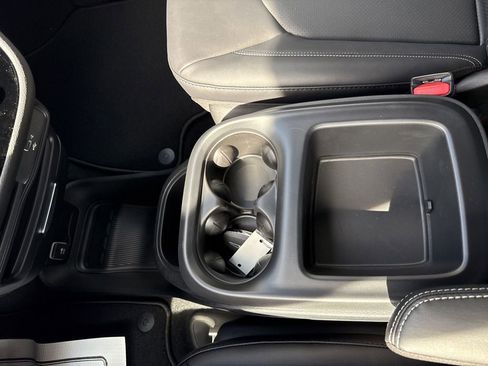 New 2026 Chrysler Pacifica Select FWD image 32