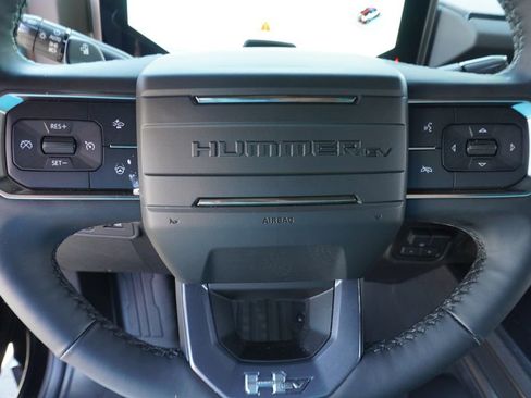 New 2025 GMC Hummer EV 2X w/ LPO, Illumination Package image 17
