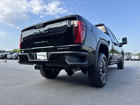 Used 2025 GMC Sierra 2500 Denali Ultimate AWD/4WD image 10