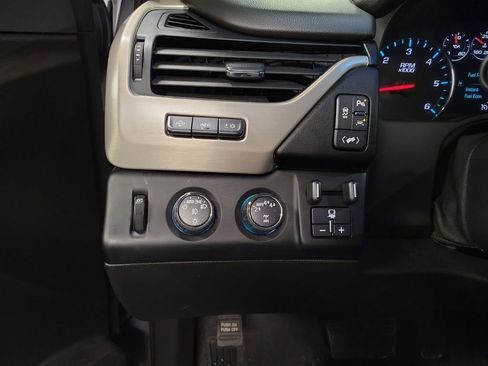 Used 2019 GMC Yukon XL Denali w/ Open Road Package AWD/4WD image 22