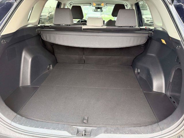 Used 2021 Toyota RAV4 XLE AWD/4WD image 10