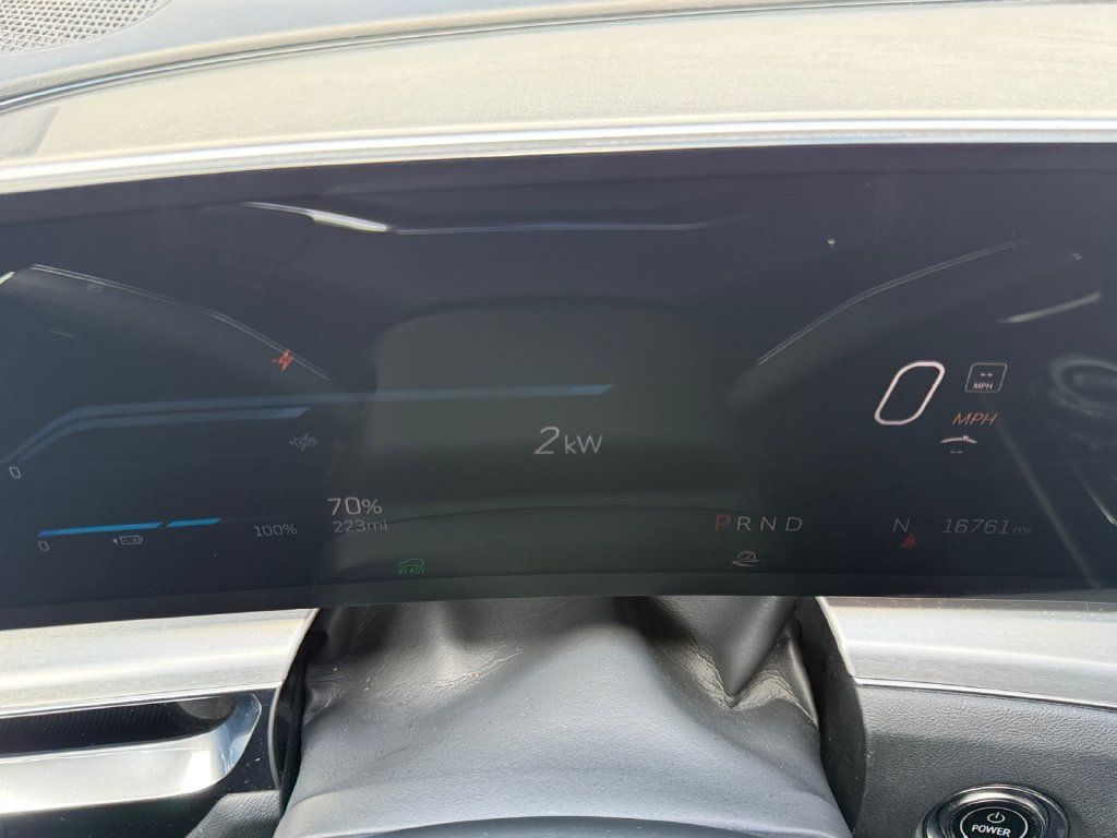 Used 2024 Cadillac Lyriq Luxury AWD/4WD image 13