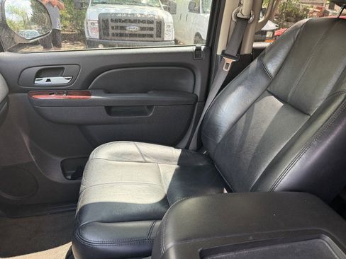 Used 2010 Chevrolet Tahoe LT w/ Regional Value Package image 8