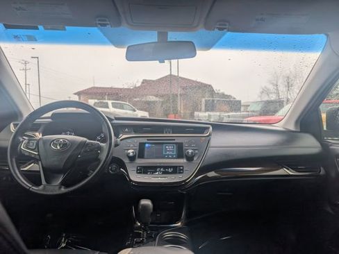 Used 2013 Toyota Avalon XLE image 17