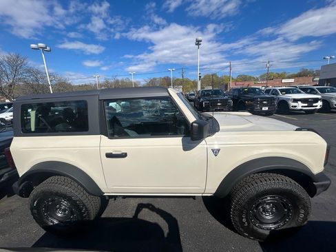 Used 2025 Ford Bronco 2-Door w/ Sasquatch Package AWD/4WD image 8