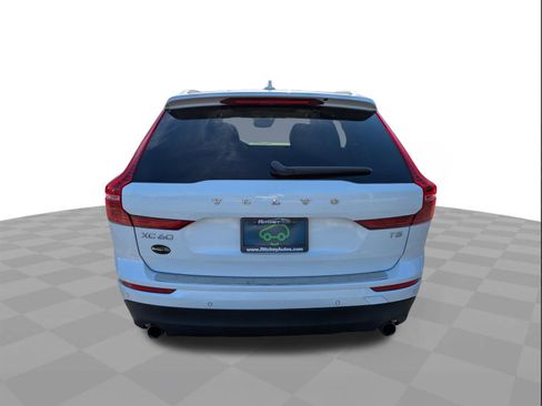 Used 2021 Volvo XC60 T5 Momentum w/ Protection Package Premier image 5