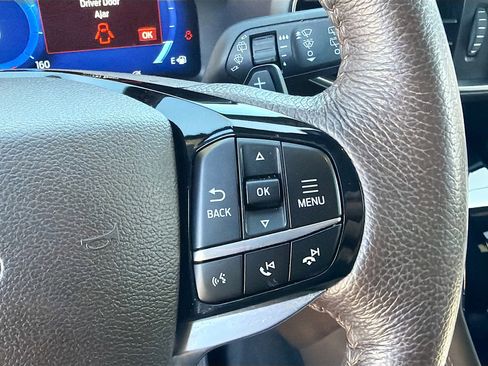 Used 2021 Ford Explorer King Ranch w/ Premium Technology Package image 40