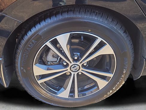 Certified 2023 Nissan Sentra SV image 18