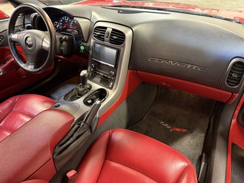 Used 2006 Chevrolet Corvette Convertible w/ Preferred Equipment Group RWD image 15