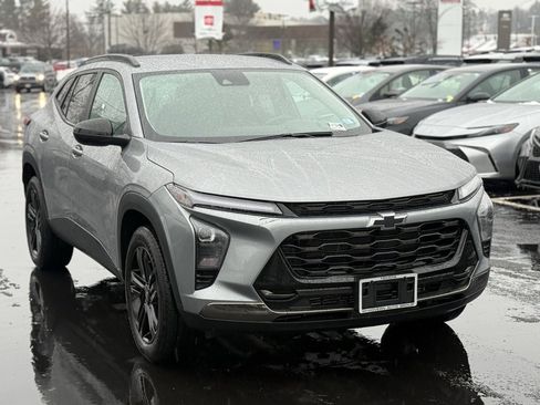 Used 2024 Chevrolet Trax ACTIV w/ Driver Confidence Package image 11