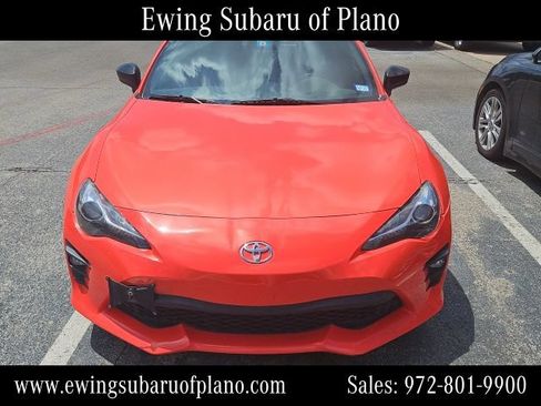 Used 2017 Toyota 86 860 Special Edition RWD image 2