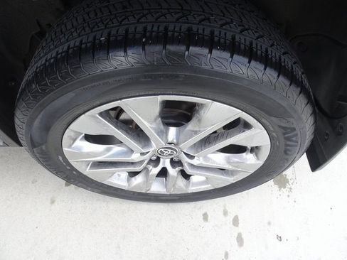 Used 2023 Toyota RAV4 XLE Premium image 10