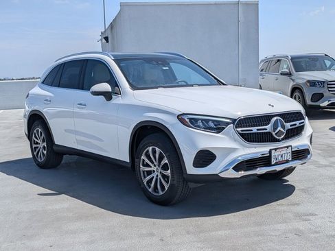 Used 2026 Mercedes-Benz GLC 300 4MATIC image 3