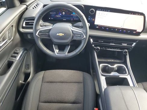 Certified 2025 Chevrolet Traverse LT image 16