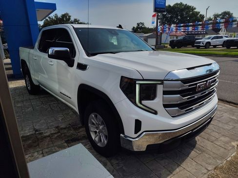 Certified 2024 GMC Sierra 1500 SLE image 3