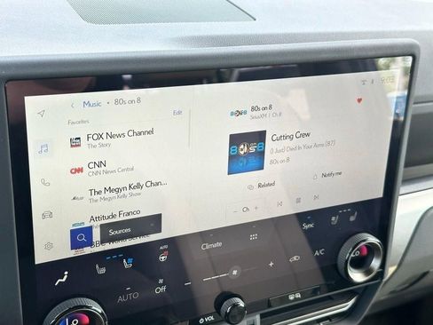 Used 2024 Lexus GX 550 image 12