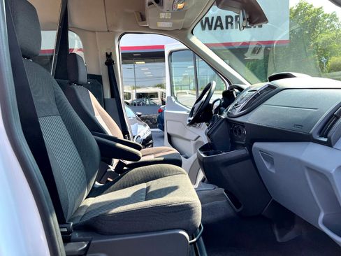 Used 2016 Ford Transit 150 XLT image 19