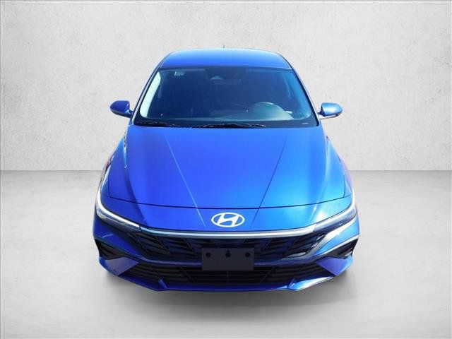 Used 2024 Hyundai Elantra SEL FWD image 3