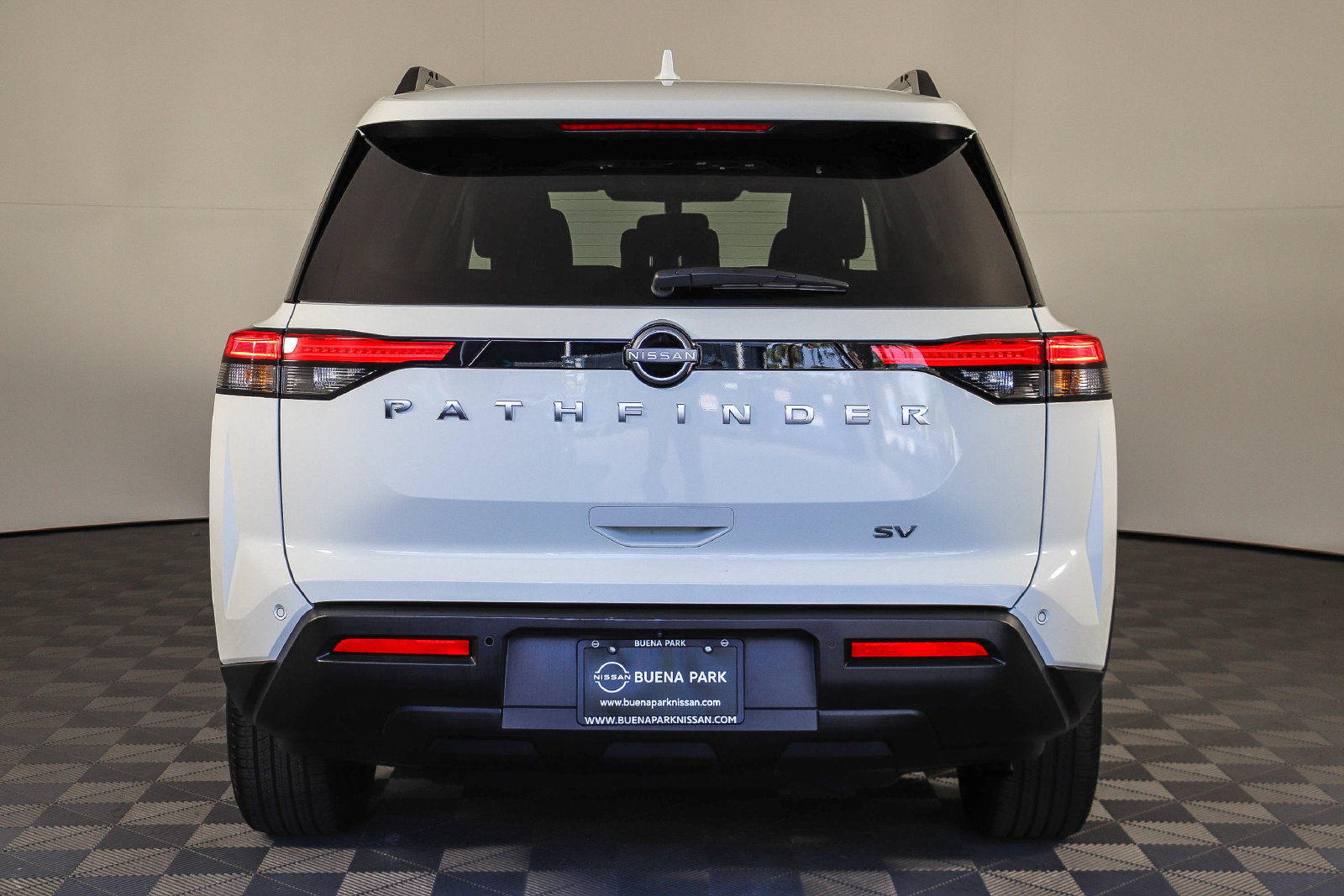 Used 2024 Nissan Pathfinder SV FWD image 7