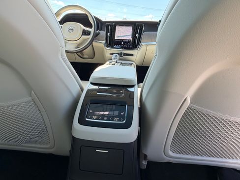 Certified 2024 Volvo S90 T8 Ultimate AWD/4WD image 14