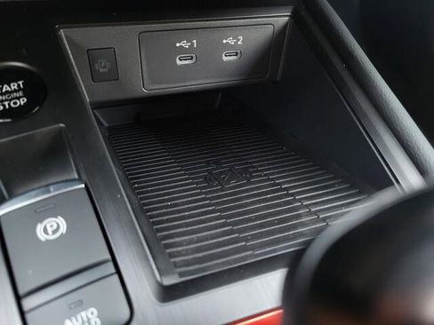 New 2025 Nissan Kicks SR image 15