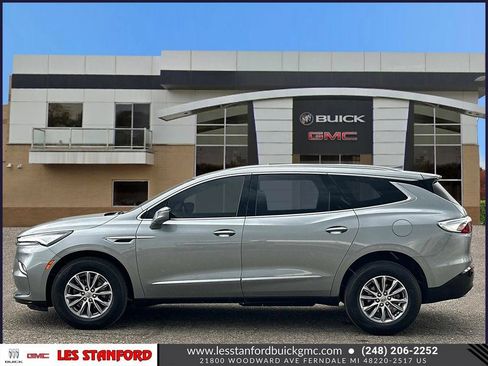 Certified 2024 Buick Enclave Essence AWD/4WD image 2
