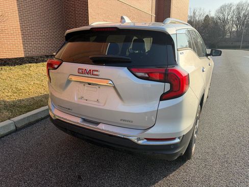 Used 2018 GMC Terrain SLT w/ Preferred Package image 10