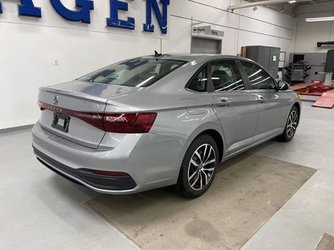 New 2026 Volkswagen Jetta SE FWD image 4