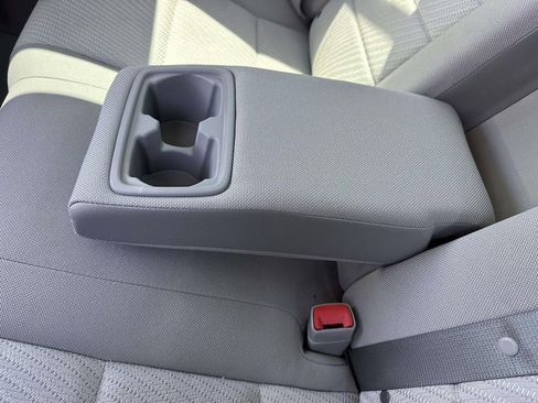 Used 2017 Toyota Camry LE FWD image 13