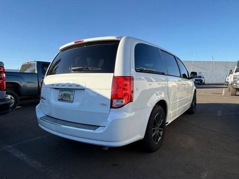 Used 2015 Dodge Grand Caravan R/T image 3