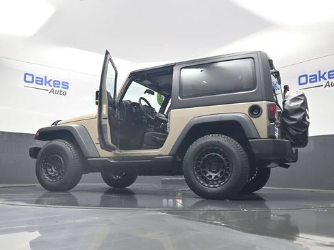 Used 2017 Jeep Wrangler Sport AWD/4WD image 50