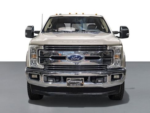 Used 2017 Ford F250 Lariat w/ Chrome Package image 3