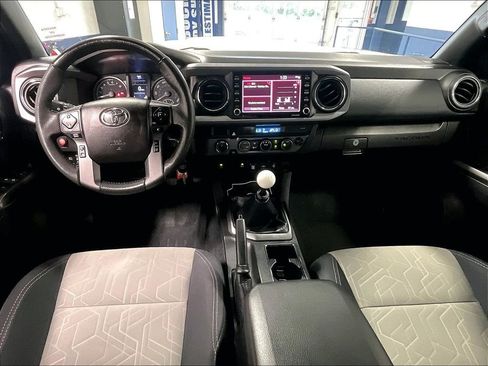 Used 2022 Toyota Tacoma TRD Sport w/ Technology Package AWD/4WD image 21