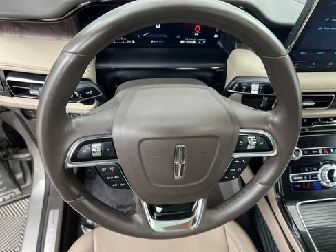 Used 2023 Lincoln Nautilus Reserve AWD/4WD image 21