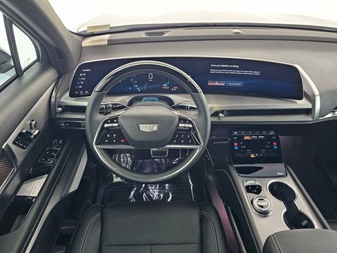 New 2026 Cadillac Vistiq Sport w/ LPO, Floor Liner Package AWD/4WD image 19