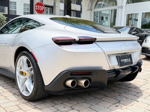 Used 2022 Ferrari Roma RWD image 14