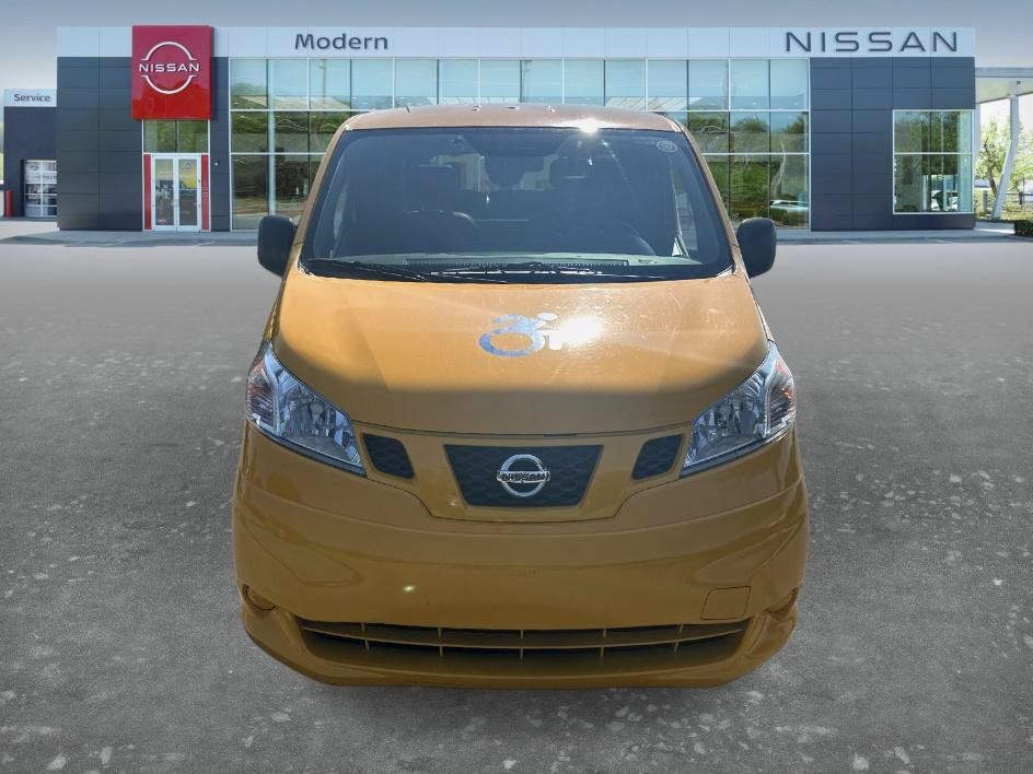 Used 2016 Nissan NV200 FWD image 2