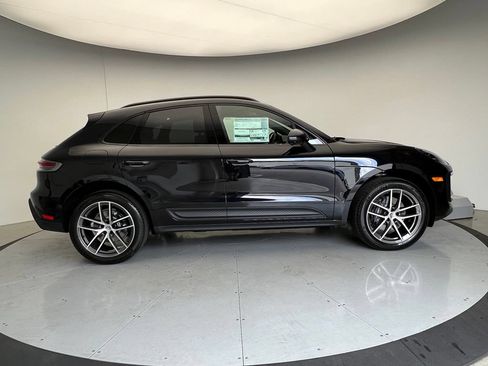 Used 2026 Porsche Macan AWD/4WD image 23