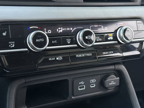 Certified 2023 Honda Pilot EX-L image 17