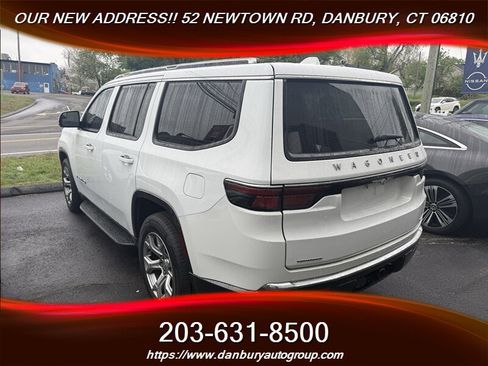 Used 2022 Jeep Wagoneer Series II AWD/4WD image 3