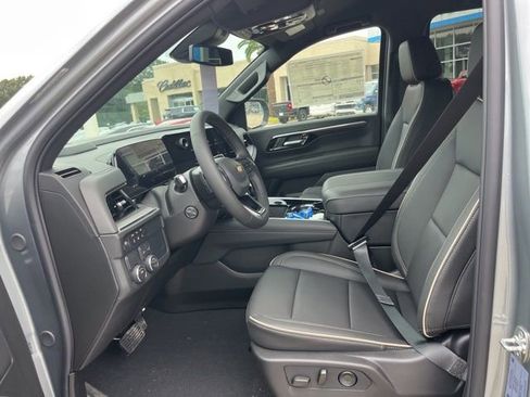 New 2026 Chevrolet Suburban Premier image 19