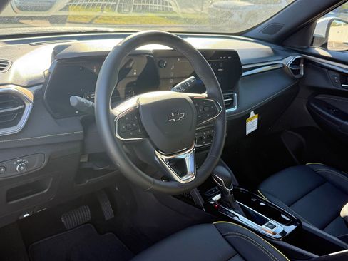 Used 2025 Chevrolet TrailBlazer ACTIV w/ Convenience Package image 13