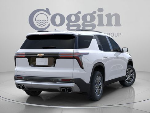 New 2026 Chevrolet Traverse LT w/ Driver Confidence Package FWD image 3