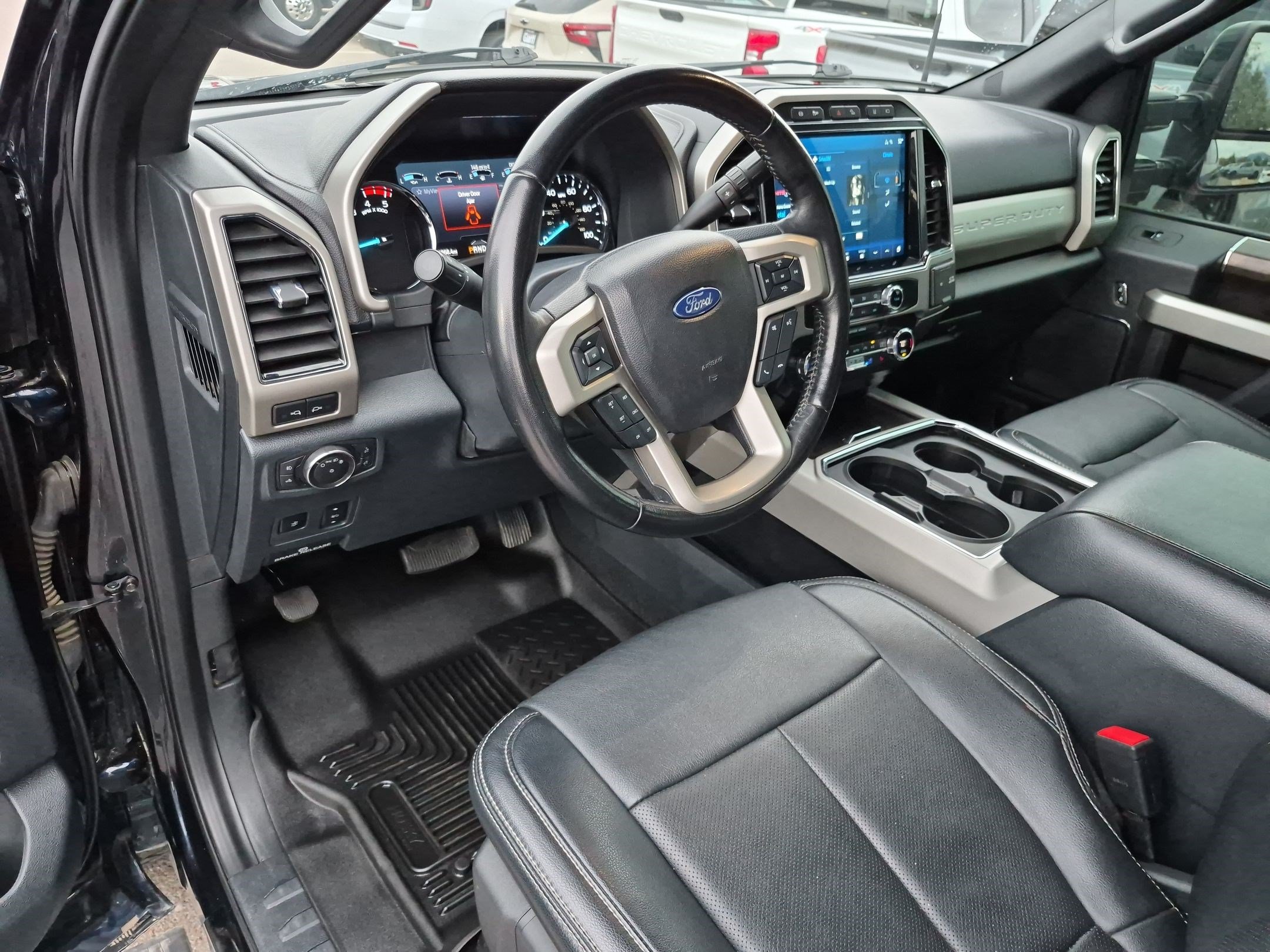 Used 2022 Ford F350 Lariat w/ Tremor Off-Road Package AWD/4WD image 14
