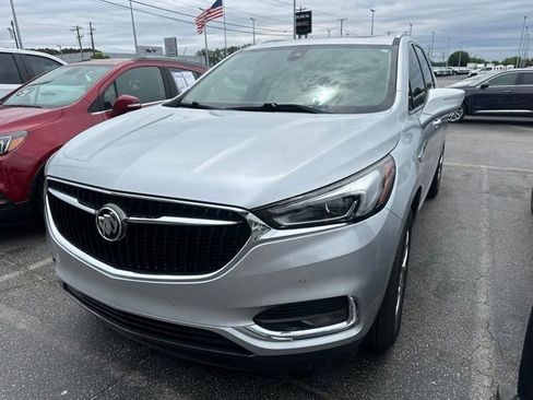 Used 2021 Buick Enclave Premium w/ Sun and Sites Package FWD image 4